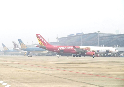 Hơn 100 nghìn lượt khách qua sân bay Nội Bài trong ngày cao điểm Tết